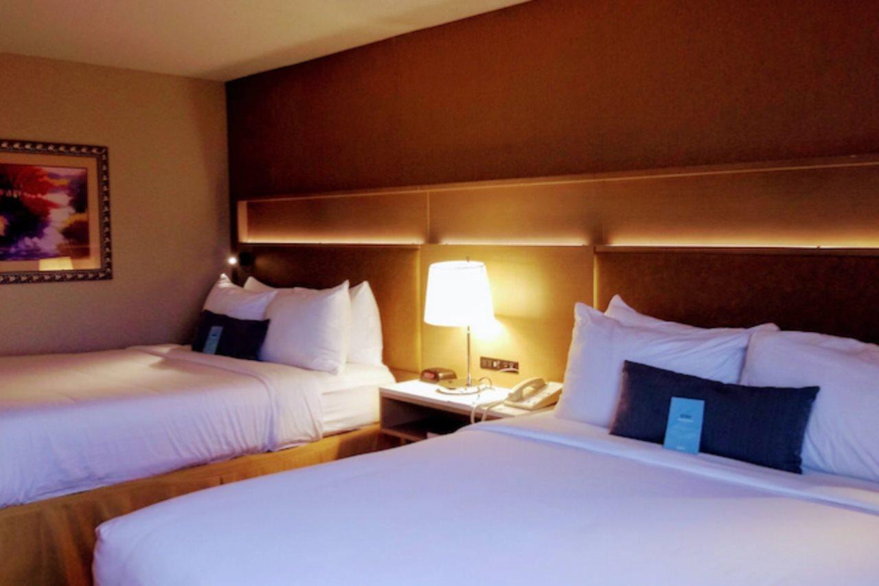 Hotel Wyndham Garden Conference Center Champaign - Urbana Zewnętrze zdjęcie