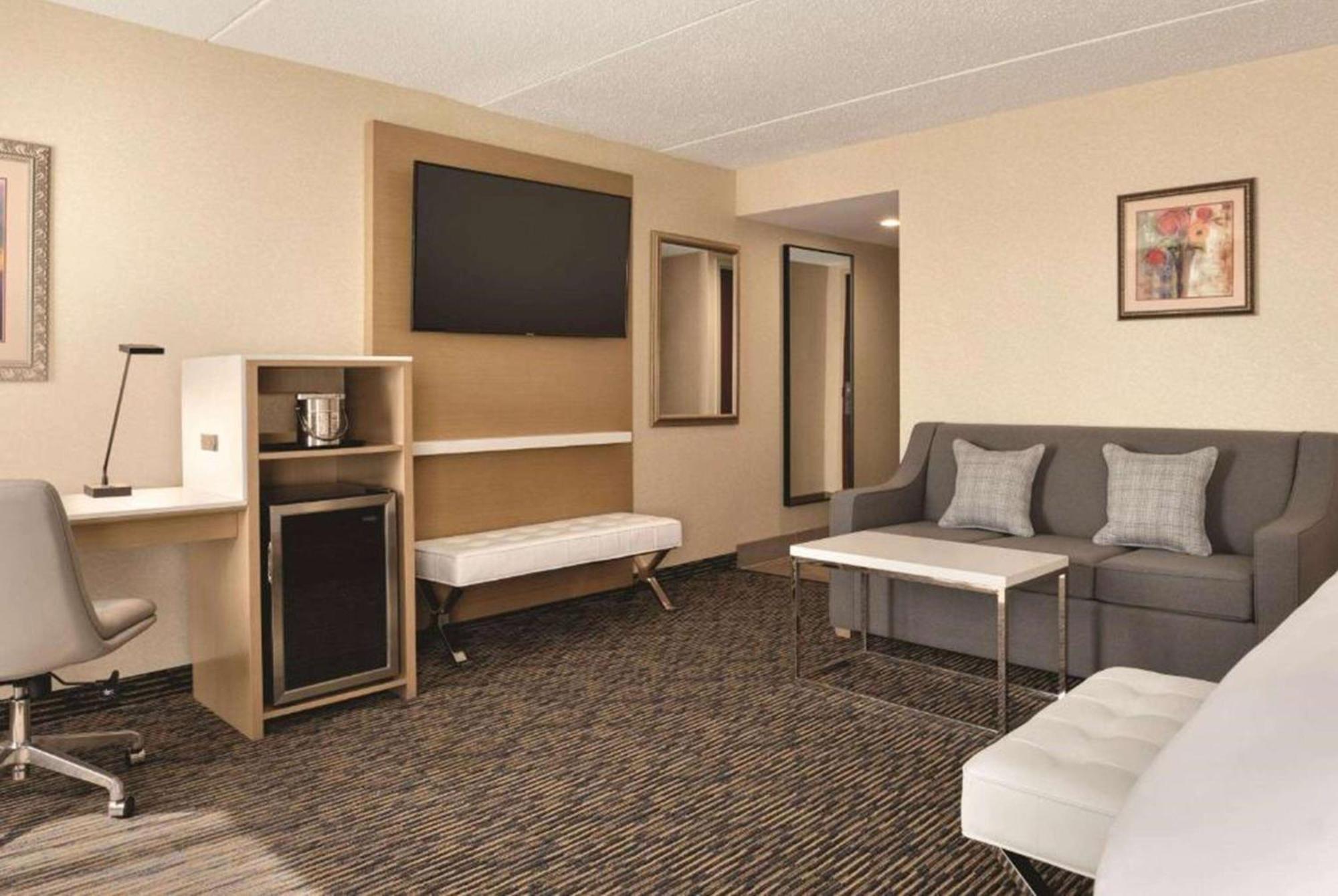Hotel Wyndham Garden Conference Center Champaign - Urbana Zewnętrze zdjęcie