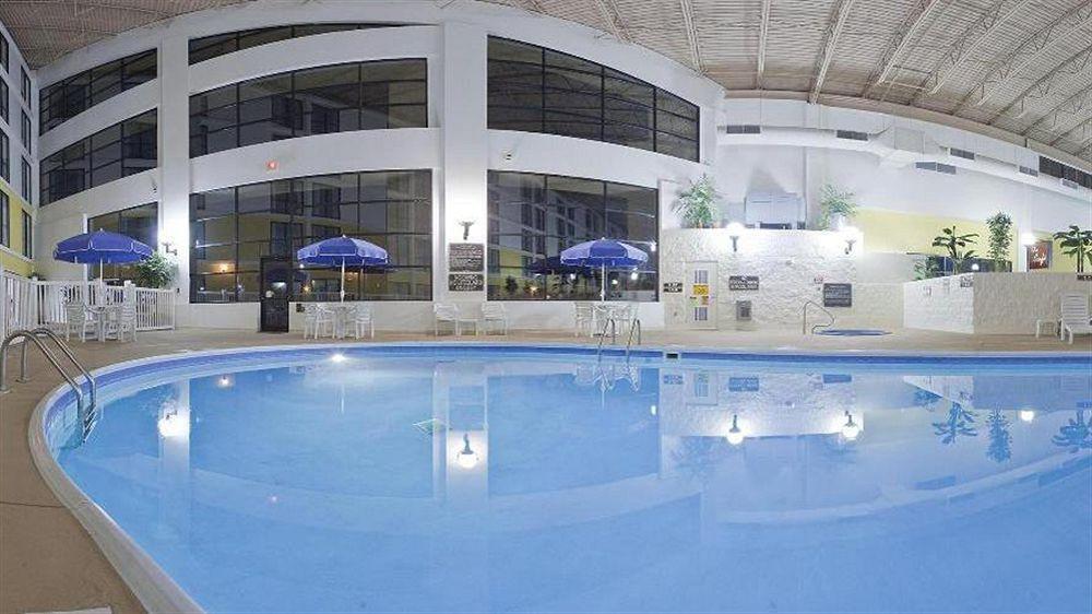 Hotel Wyndham Garden Conference Center Champaign - Urbana Zewnętrze zdjęcie