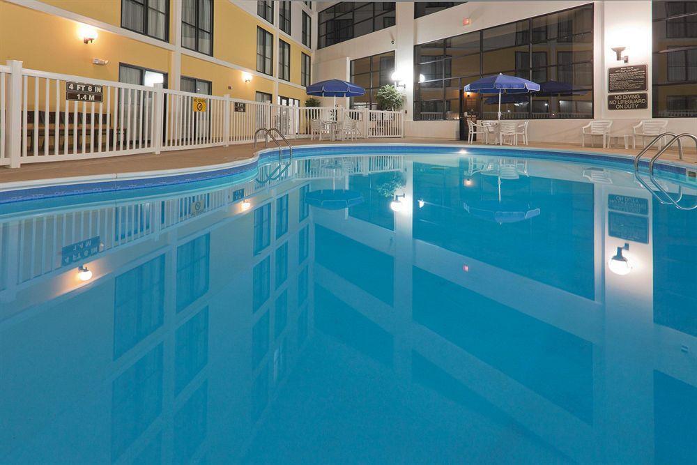 Hotel Wyndham Garden Conference Center Champaign - Urbana Zewnętrze zdjęcie